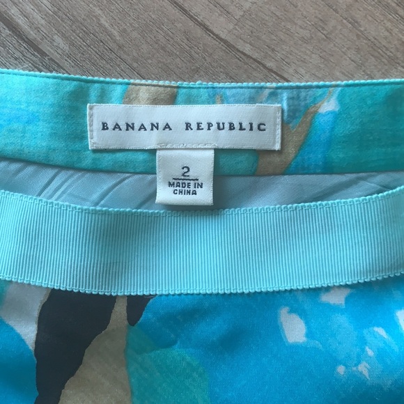 Banana Republic Blue Floral Silk Skirt, 2 - Picture 3 of 5